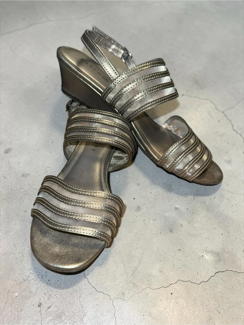 Macy’s Karen Scott Silver Strappy Wedge Mesh Sandals Size 7.5M